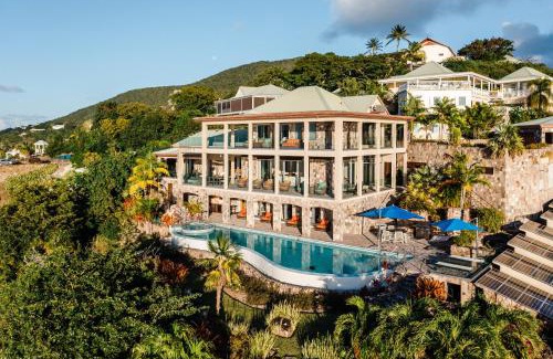 Cliffdwellers Villa | Beautiful 3 story 8,000 sq ft Oceanside Mansion
