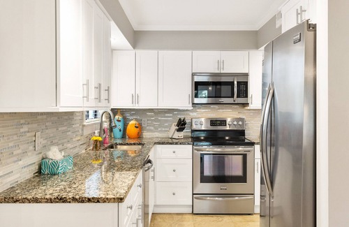 Hilton Head Island Villa | BEAUTIFUL 3BR VILLA WITH ROOFTOP DECK, POOL & BEACH ACCESS HILTON HEAD