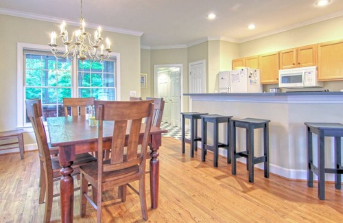 Wilmington Historic District House | Beautiful 3BR Historic Downtown - Sleeps 7 - Pets Welcome - Walk to the River!