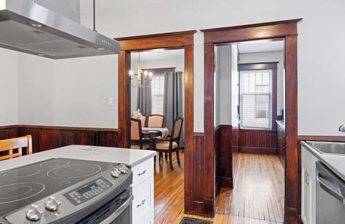 Moncton House | Beautiful 3BR Victorian Home Downtown Moncton w/AC