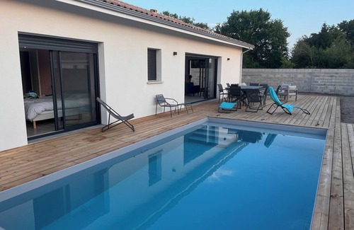 Parentis-en-Born House | Beautiful 4-bedroom house with swimming pool close to the sea