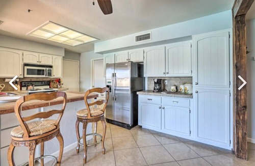 Glendale House | Beautiful 4 bedroom 2 bathroom with pool