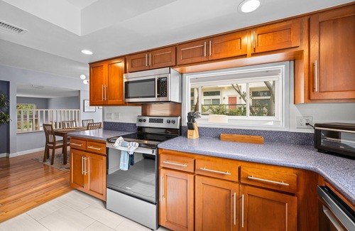 University City Condo | Beautiful 4 Bedroom 2 King 2 Queen Beds, Community Pool and Tennis!