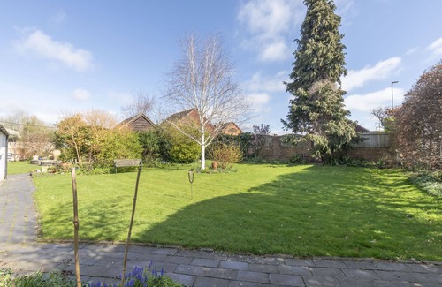 Twigworth Cottage | Beautiful 4 Bedroom Cotswold Thatched Cottage