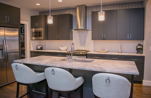 Salemtown House | Beautiful 4bd, Contemporary Home - Germantown