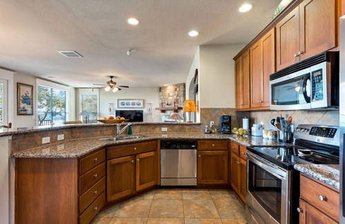 Jonestown House | Beautiful 4bdrm/4bath Home at Hollows Resort - 4 Pools/Hiking/Fitness Center!