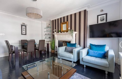 Courtfield Apartment | Beautiful 4bed 2bath, South Kensington