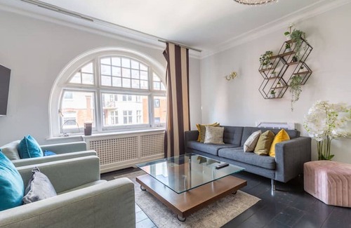 Courtfield Apartment | Beautiful 4bed 2bath, South Kensington