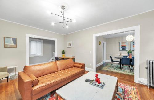Springfield House | Beautiful 4BR 2 Bathroom House with Parking