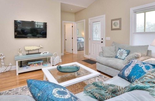 Tranquil Harbour House | Beautiful-4BR/3BA Home w/ Foosball,Air Hockey,Golf Cart Rental,Bicycles,Sleeps10