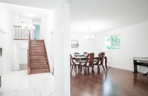 Richmond Hill Villa | Beautiful 5 Bedroom Villa, Modern Interior, surrounded by parks, trails& grocery
