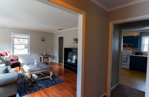 Ashbrook - Clawson Village House | Beautiful 5 Bedroom Duplex With Hot Tub