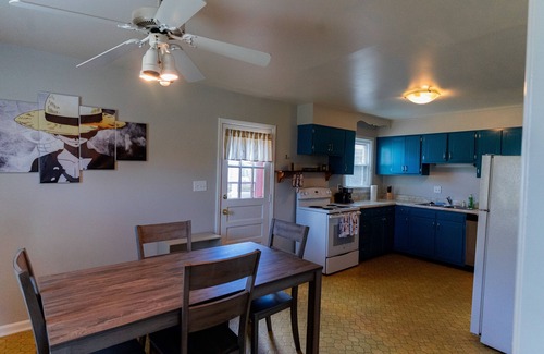 Ashbrook - Clawson Village House | Beautiful 5 Bedroom Duplex With Hot Tub