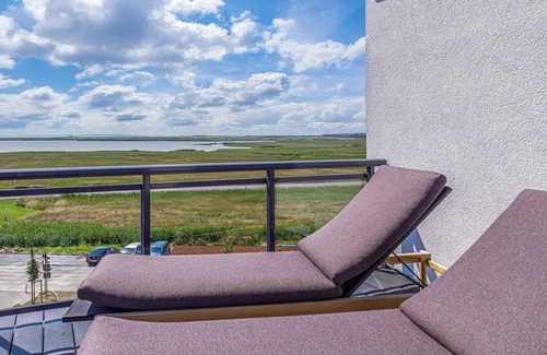 Ostseebad Wustrow Apartment | Beautiful 5-star Boddendeck vacation apartment with balcony in the south wing