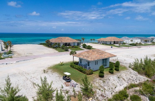 Alice Town Apartment | Beautiful 5 Star Bungalow