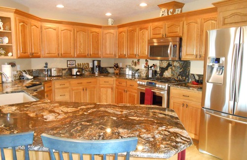 Seaside House | Beautiful 5000 sq. ft property ~ 3 levels w/wrap around deck panoramic view