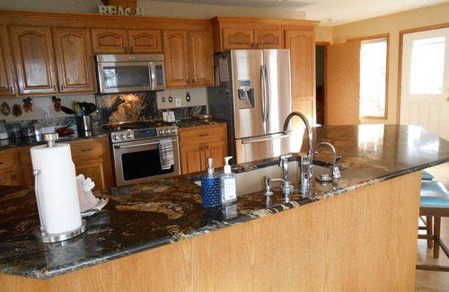 Seaside House | Beautiful 5000 sq. ft property ~ 3 levels w/wrap around deck panoramic view