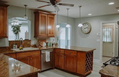 Gulf Breeze House | Beautiful 5bd/3ba in Gulf Breeze, Heated Private Pool & Pet Friendly!