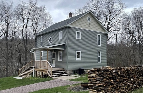 Jefferson Township House | Beautiful 5br home - close to ski resorts!