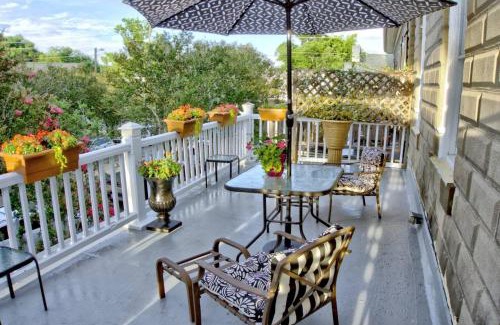 Historic Downtown Savannah Bed & Breakfast | Beautiful 6 Bed, 5 Bath Historic Savannah Home