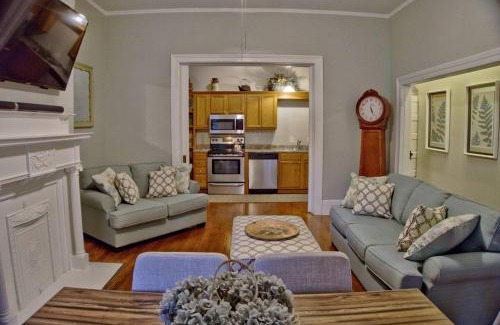 Historic Downtown Savannah Bed & Breakfast | Beautiful 6 Bed, 5 Bath Historic Savannah Home