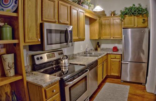 Historic Downtown Savannah Bed & Breakfast | Beautiful 6 Bed, 5 Bath Historic Savannah Home