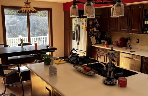 Cherokee Gardens House | Beautiful 7000 square foot home with indoor pool located on Cherokee Park