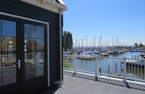 Uitdam Apartment | Beautiful apartment for 8 people with pool, WIFI, TV and terrace