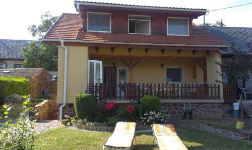 Balatonszepezd Apartment | Beautiful accommodation with garden