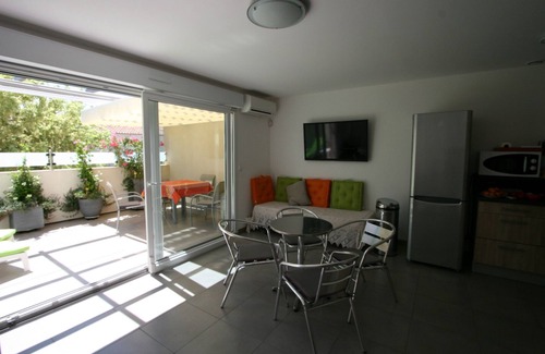 Valras-Plage House | Beautiful air-conditioned villa in recent residence, sleeps 6, all comforts