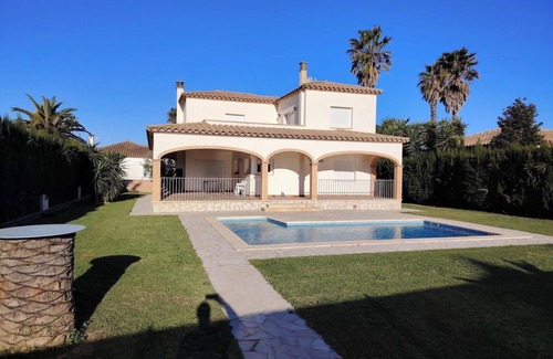 Sant Pere Pescador Villa | beautiful and comfortable villa with private pool on the costa brava