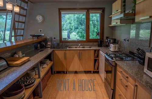 Villa Arelauquen House | beautiful and modern large house in exclusive golf and country club in Patagonia