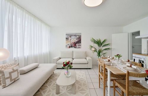 Elberfeld-Mitte Apartment | Beautiful and Spacious 4-room Apt in Wupper City Center With Kitchen, Free Wifi