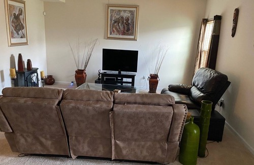Greenwood House | Beautiful and spacious modern 3-bedroom house in Greenwood