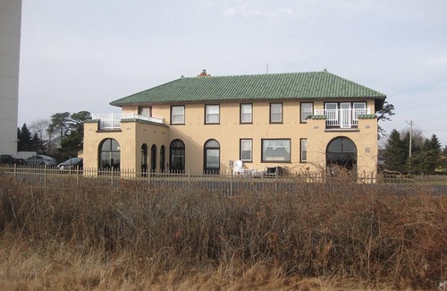 Old Orchard Beach Villa | Beautiful and Spacious Ocean Front Spanish Villa Mansion