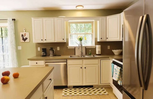 Albrightsville House | Beautiful and Value! 7 beds, HotTub, FirePit, Canoe, Gameroom