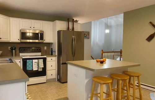 Albrightsville House | Beautiful and Value! 7 beds, HotTub, FirePit, Canoe, Gameroom