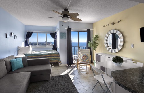 Myrtle Beach Resort | Beautiful Angle Oceanfront Sun Suite + Official On-Site Rental Privileges