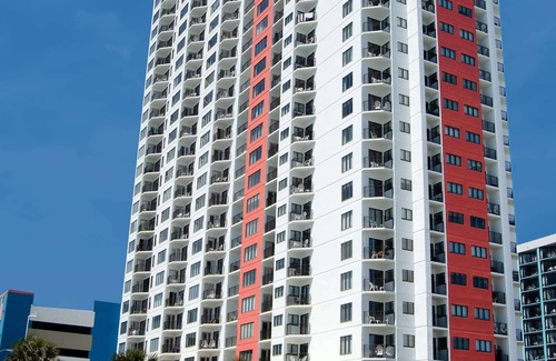Myrtle Beach Resort | Beautiful Angle Oceanfront Sun Suite + Official On-Site Rental Privileges