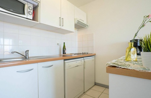 Ciboure Apartment | Beautiful apartment for 6 people with WIFI, pool, TV, terrace and pets allowed