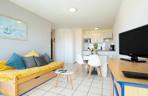Ciboure Apartment | Beautiful apartment for 6 people with WIFI, pool, TV, terrace and pets allowed