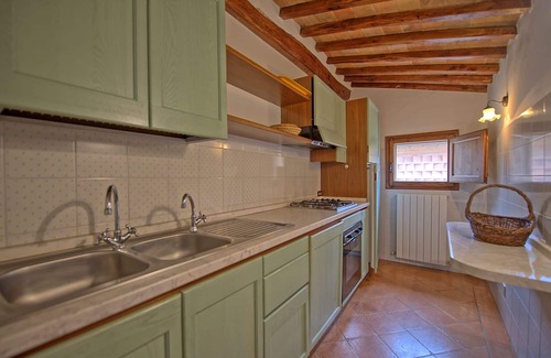 Monteroni d'Arbia Apartment | Beautiful apartment for 5 people with WIFI, pool and panoramic view, close to Siena