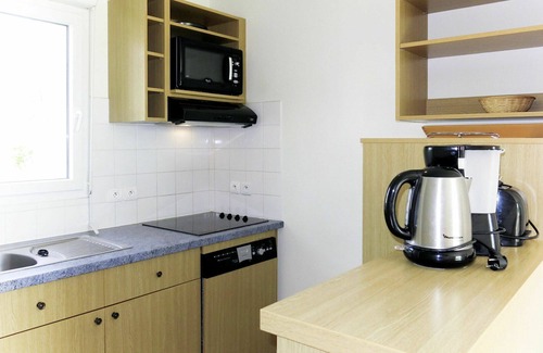 Azay-le-Rideau House | Beautiful apartment in villa for 6 guests with pool, WIFI, TV, terrace and pets allowed