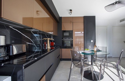 Cros-de-Cagnes Apartment | Beautiful apartment for 2 people with A/C, WIFI, TV, terrace and pets allowed