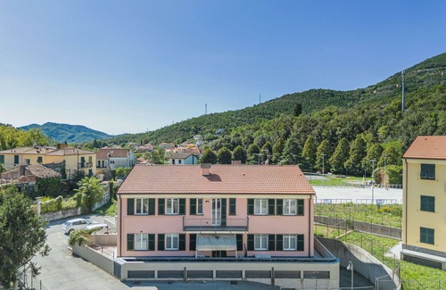 Sestri Levante Apartment | Beautiful apartment for 5 guests with WIFI, A/C, TV, patio and pets allowed