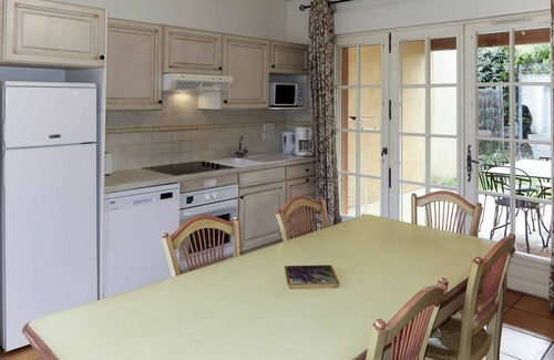 Tourrettes House | Beautiful apartment in villa for 6 guests with pool, WIFI, A/C, TV, patio and pets allowed