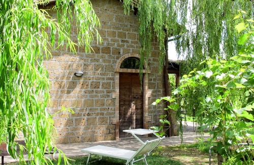 Montefiascone Villa | Beautiful apartment in villa with pool, WIFI, TV, patio, pets allowed, panoramic view and parking