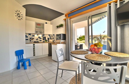 La Cotiniere Apartment | Beautiful apartment for 4 guests with pool, WIFI, TV, terrace and pets allowed