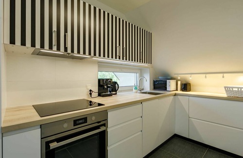 Balatonszarszo Apartment | Beautiful apartment for 7 guests with WIFI, A/C, TV and terrace