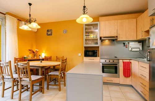 Balatonoszod Apartment | Beautiful apartment for 5 people with A/C, WIFI, TV, balcony, pets allowed and parking